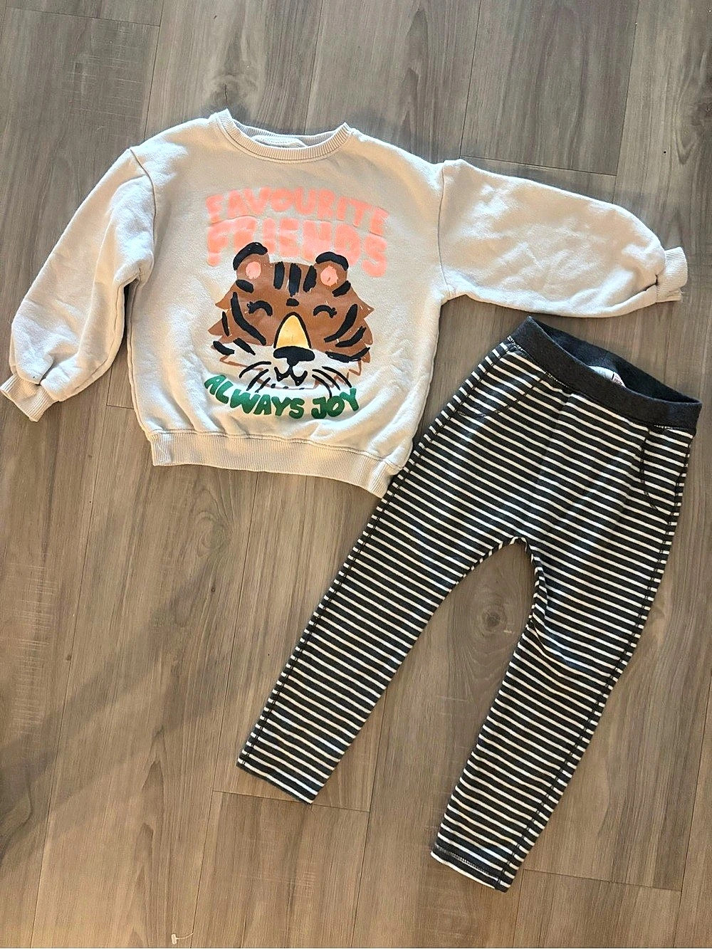 Zara Favorite Friends Tiger Sweatshirt Set Cream & Black Girls 4-5